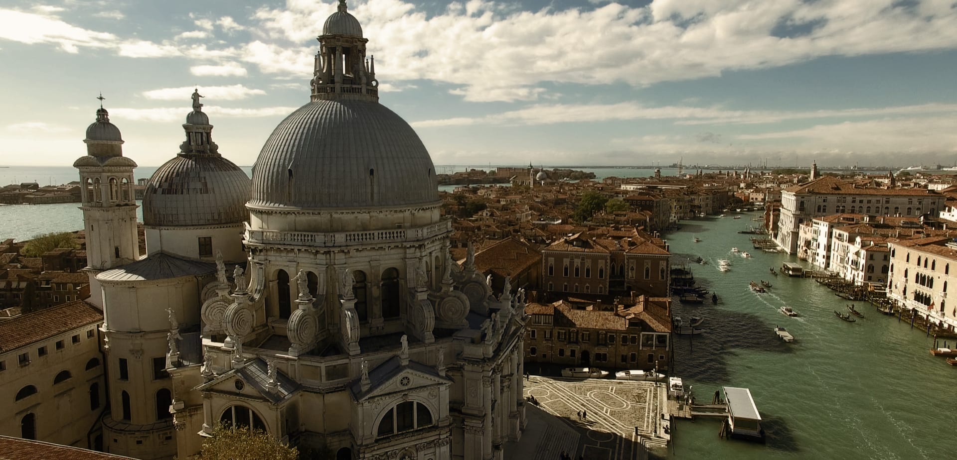 10 Tips for Travel Journaling You Can Actually Share